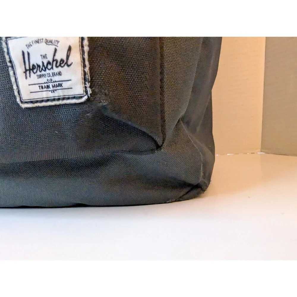 Herschel Nova Backpack, Black/Gold, Small 14.0L